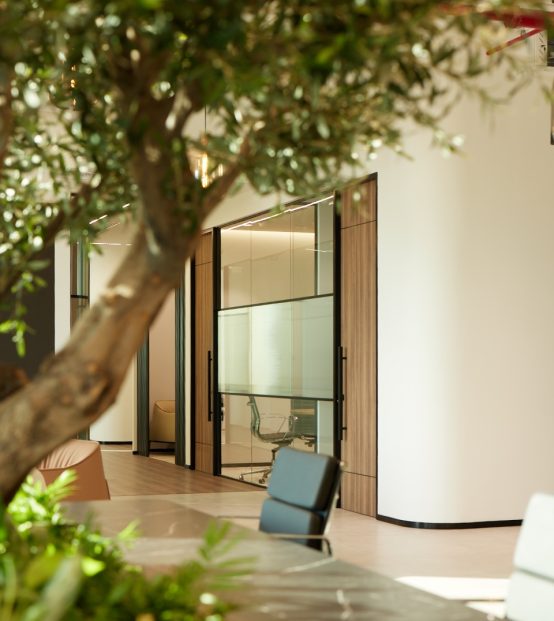 33223183-FE1B-4577-A844-ADAD9E53056F-m